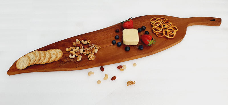 Medium Australian Gum Leaf Serving Platter / Hand Carved Wooden Tray / Teak Wood Serving Platter / Table Decor / Wooden Leaf Tray / Platter.