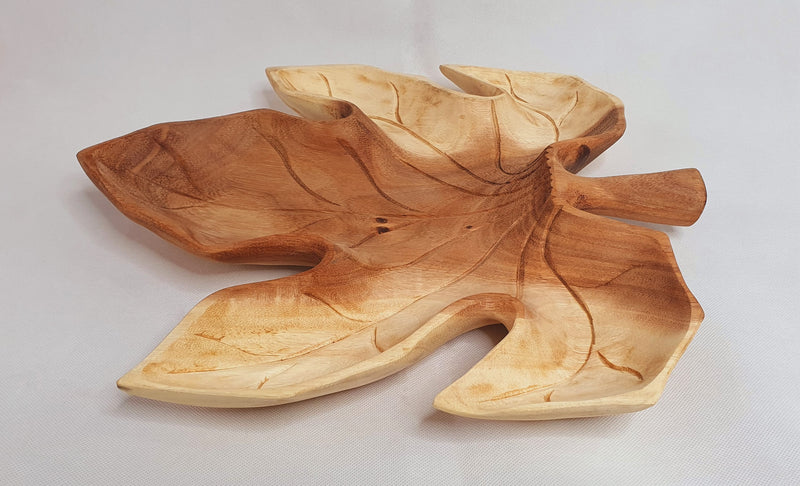 Maple Leaf Serving Platter / Christmas Serving Platter / Hand Carved Wooden Tray / Wood Serving Platter / Unique Hand Crafted Wood Pieces.