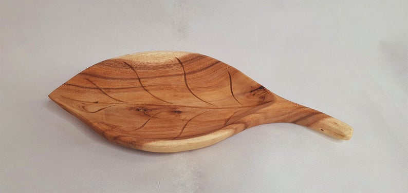 Scallop Leaf Serving Platter / Home Decor / Table Display / Hand Carved Wooden Tray / Wood Serving Platter / Unique Hand Crafted Wood Pieces.